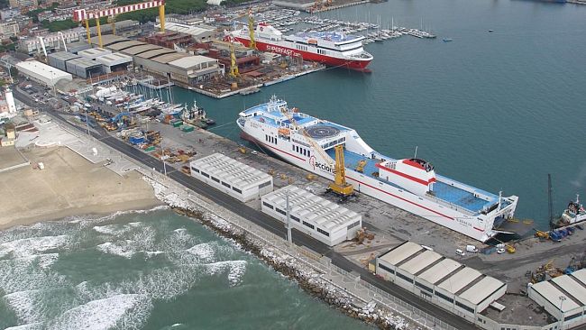 Nuovi cantieri Apuania realizzerà una nave traghetto per lo Stretto di Messina