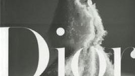 Arriva a Firenze la temporary fashion library della RCS