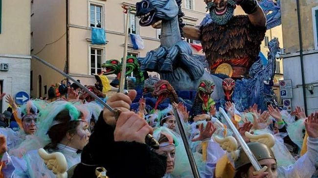 Domenica di Carnevale in Toscana