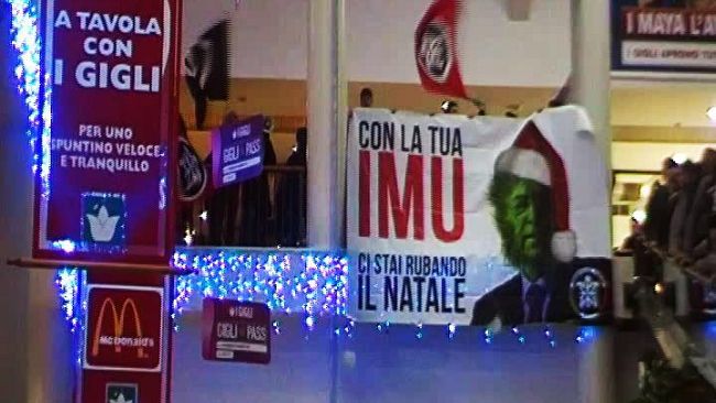 Casa Pound raccoglie le firme per correre alle elezioni del 2013