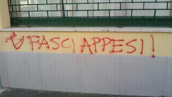 Scritta minatoria su Casaggì