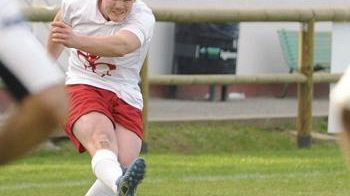 Cummins dà un calcio alla bassa classifica