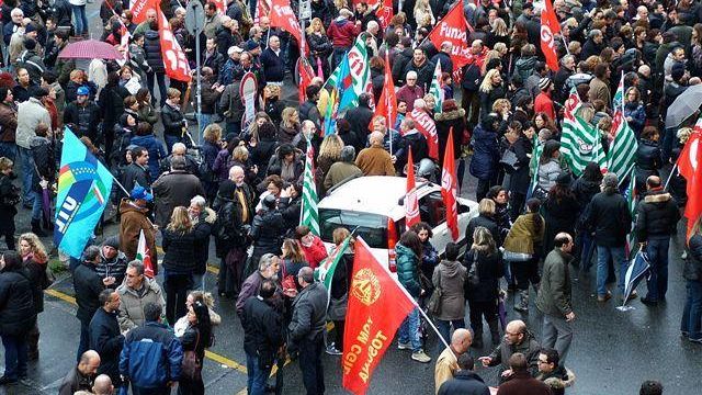 Cassa integrazione in deroga, presidio a Roma, solidarietà dalla Toscana