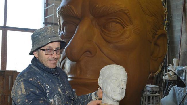 Carnevale di Viareggio: un carro dedicato al neo Presidente della BCE