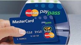 Pagamenti contacless: sia avvicina la carta ma non si striscia