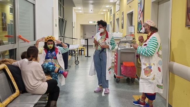 Vaccinazioni ai bimbi, giochi e sorrisi con V.I.P. Firenze
