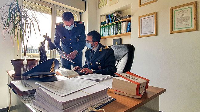 Massa: indagati marito e moglie per bancarotta e riciclaggio