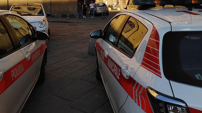 Via Pistoiese: famiglia dedita allo spaccio di droga scoperta dai vigili