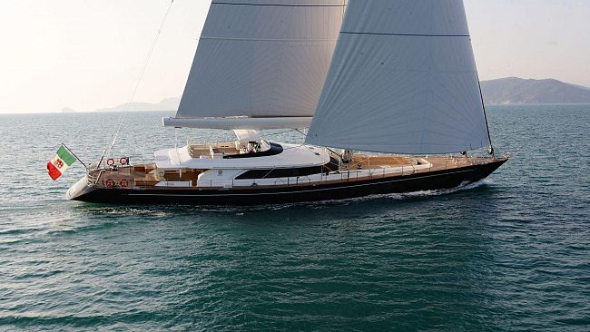 Perini Navi Group: consegnata Clan VIII
