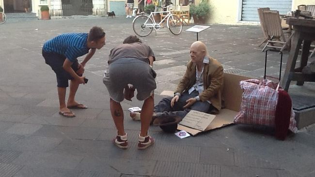 La storia di Roberto, senzatetto col pollice verde