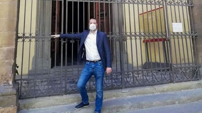 Santo Spirito, una cancellata piccola che faccia da dissuasore?