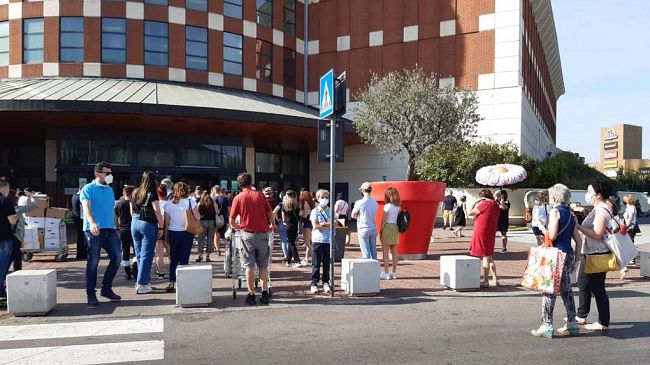 Oggi la partenza dei saldi estivi 2021