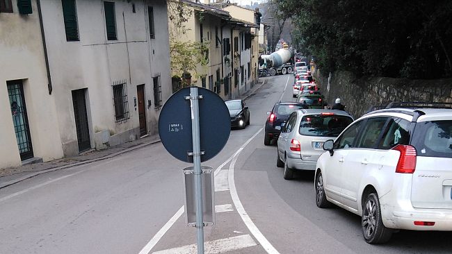 Galluzzo, caos traffico per la chiusura di via San Felice a Ema