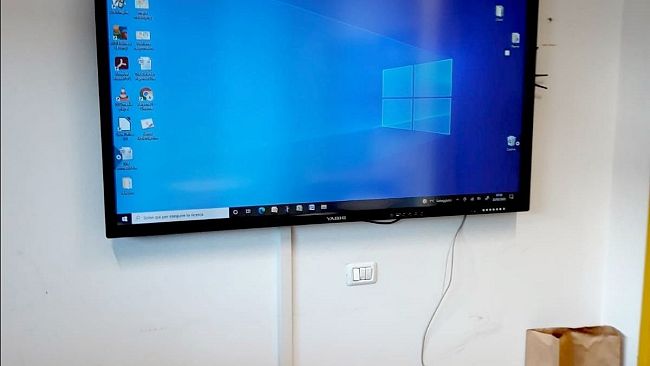 vandali-allistituto-meucci-firenze-si-indigna