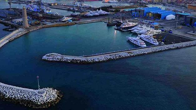 Livorno: la morte del giovane operaio a lavoro in porto