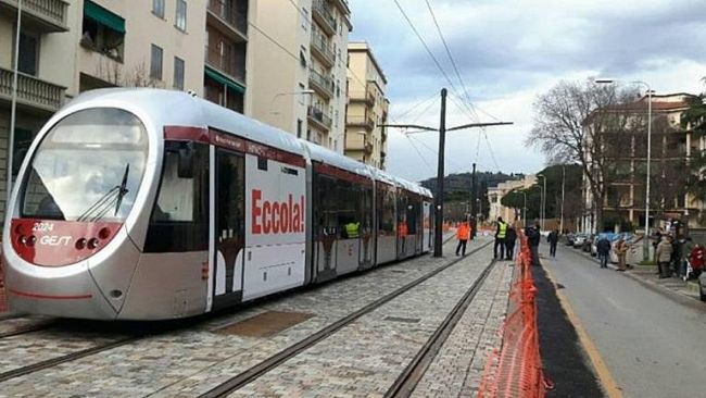 Tramvia a Firenze, 8 anni dopo il Sirio è Social e testa i nuovi binari