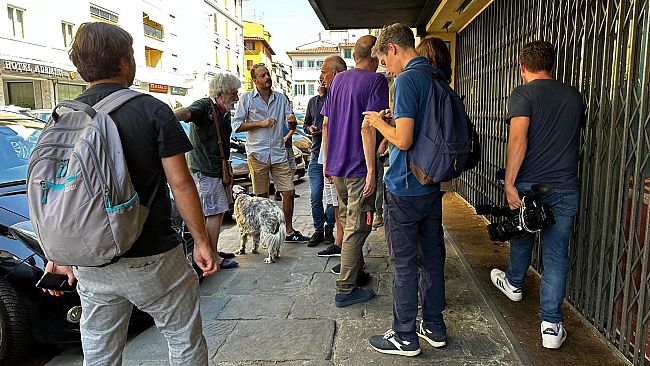 Anziano aggredito in via Finiguerra