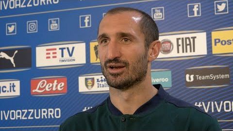 Livorno, bagno di folla per Chiellini